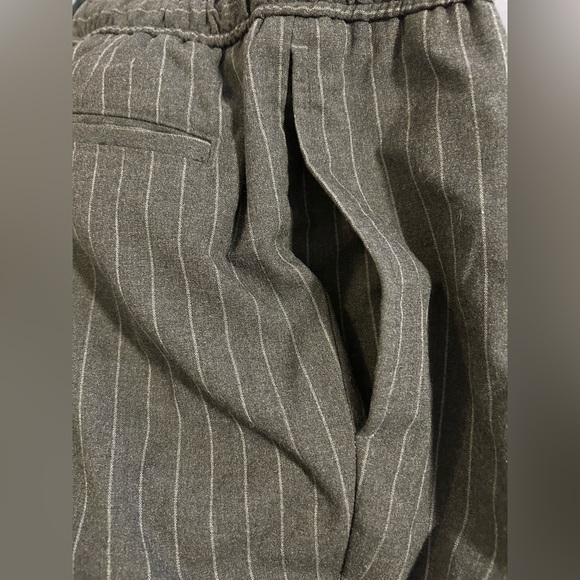 🆕OPEN EDIT - Men’s Elastic Waist Pinstripe Pants 🆕 - Picture 8 of 9